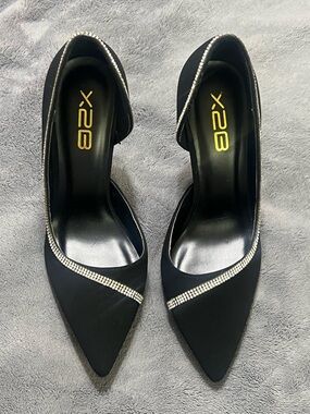 X2B Black Pointed Rhinestone Trim Heels